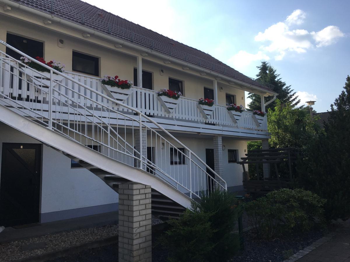 Pension Geranienhof Stahnsdorf Exterior photo